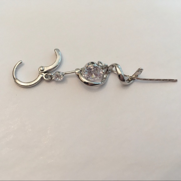 UNIQUELY BEAUTIFUL CUBIC ZIRCONIA EARRINGS 1 left - Picture 7 of 9